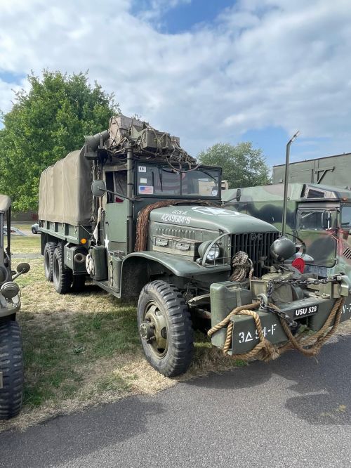pro-2Ada5McY